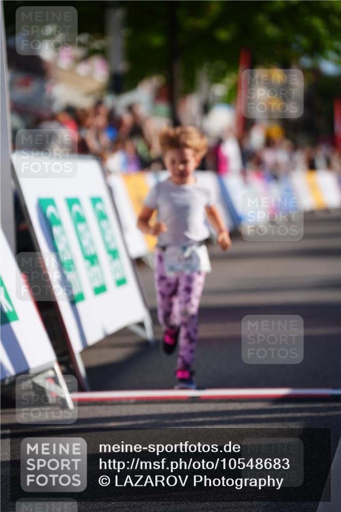 20.09.2026 - PSD Bank Halbmarathon LAZAROV Photography http://msf.ph/oto/10548683 20.09.2026 10:38:20 Ziel 332 meine-sportfotos.de