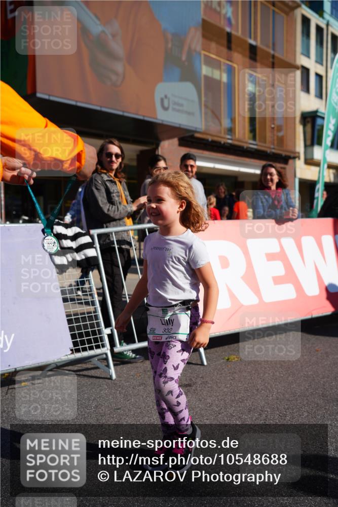20.09.2026 - PSD Bank Halbmarathon LAZAROV Photography http://msf.ph/oto/10548688 20.09.2026 10:38:26 Ziel 332 meine-sportfotos.de