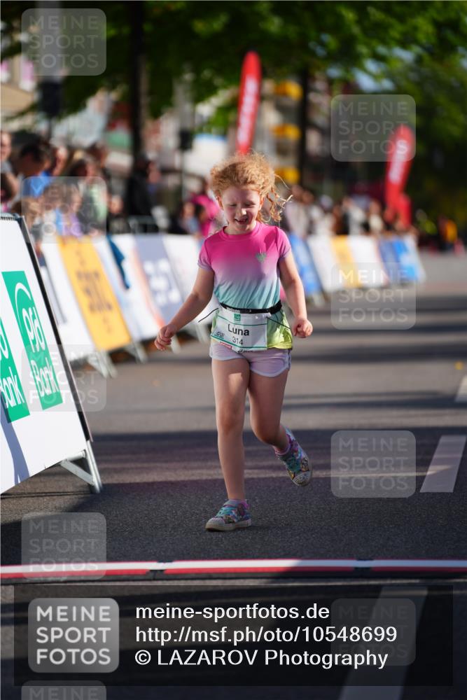 20.09.2026 - PSD Bank Halbmarathon LAZAROV Photography http://msf.ph/oto/10548699 20.09.2026 10:38:34 Ziel 314 meine-sportfotos.de