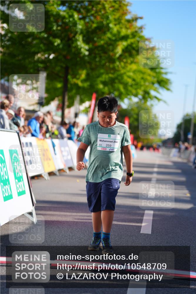20.09.2026 - PSD Bank Halbmarathon LAZAROV Photography http://msf.ph/oto/10548709 20.09.2026 10:40:40 Ziel 259 meine-sportfotos.de