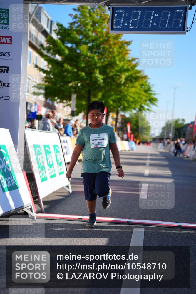 20.09.2026 - PSD Bank Halbmarathon LAZAROV Photography http://msf.ph/oto/10548710 20.09.2026 10:40:41 Ziel 259 meine-sportfotos.de