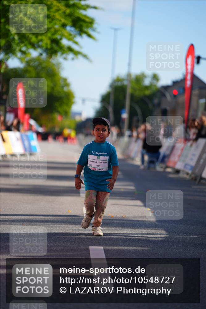 20.09.2026 - PSD Bank Halbmarathon LAZAROV Photography http://msf.ph/oto/10548727 20.09.2026 10:43:25 Ziel 193 meine-sportfotos.de