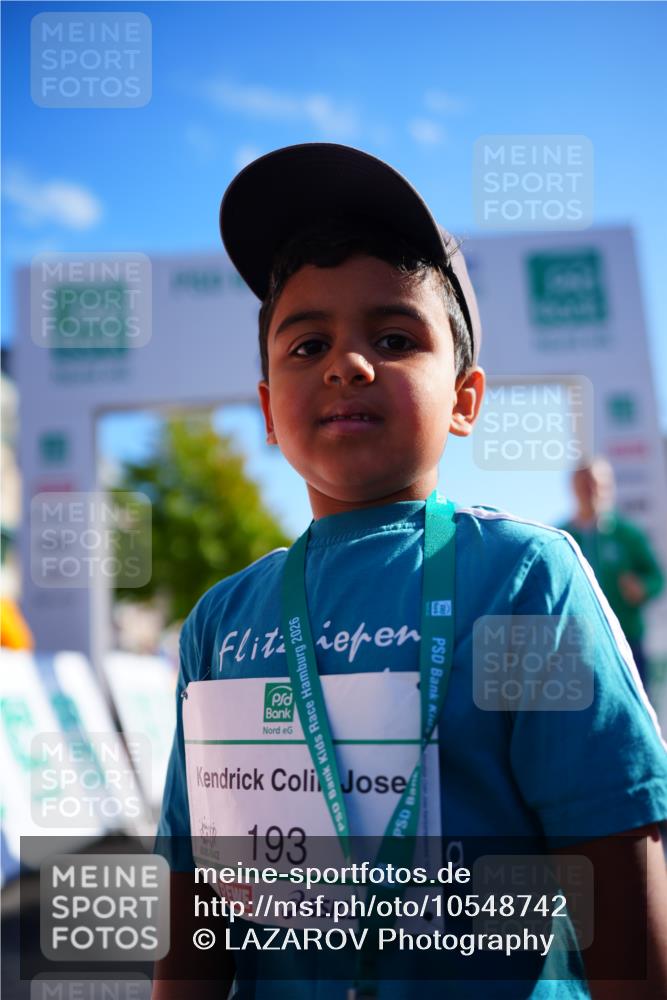 20.09.2026 - PSD Bank Halbmarathon LAZAROV Photography http://msf.ph/oto/10548742 20.09.2026 10:43:36 Ziel  meine-sportfotos.de