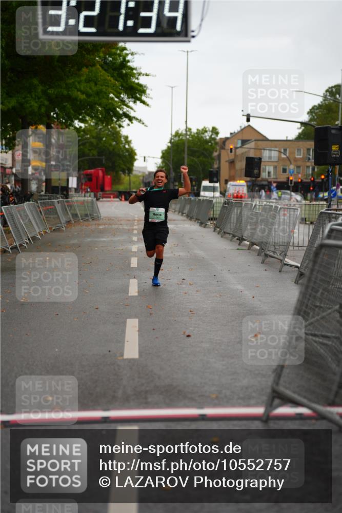 20.09.2026 - PSD Bank Halbmarathon LAZAROV Photography http://msf.ph/oto/10552757 20.09.2026 13:21:33 Ziel 1742 meine-sportfotos.de