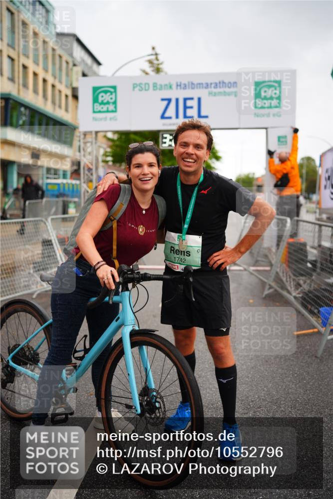 20.09.2026 - PSD Bank Halbmarathon LAZAROV Photography http://msf.ph/oto/10552796 20.09.2026 13:22:01 Ziel 1742 meine-sportfotos.de