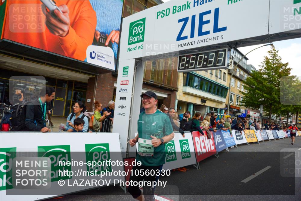 20.09.2026 - PSD Bank Halbmarathon LAZAROV Photography http://msf.ph/oto/10560330 20.09.2026 12:50:32 Ziel 1449, 3211, 3644 meine-sportfotos.de