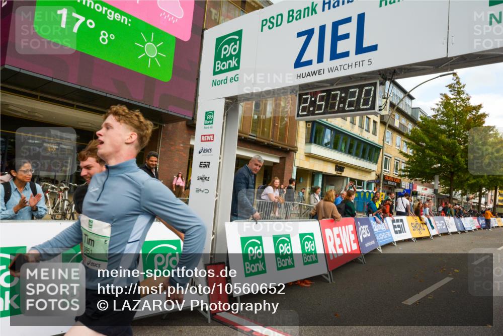 20.09.2026 - PSD Bank Halbmarathon LAZAROV Photography http://msf.ph/oto/10560652 20.09.2026 12:57:19 Ziel 3851, 3852 meine-sportfotos.de