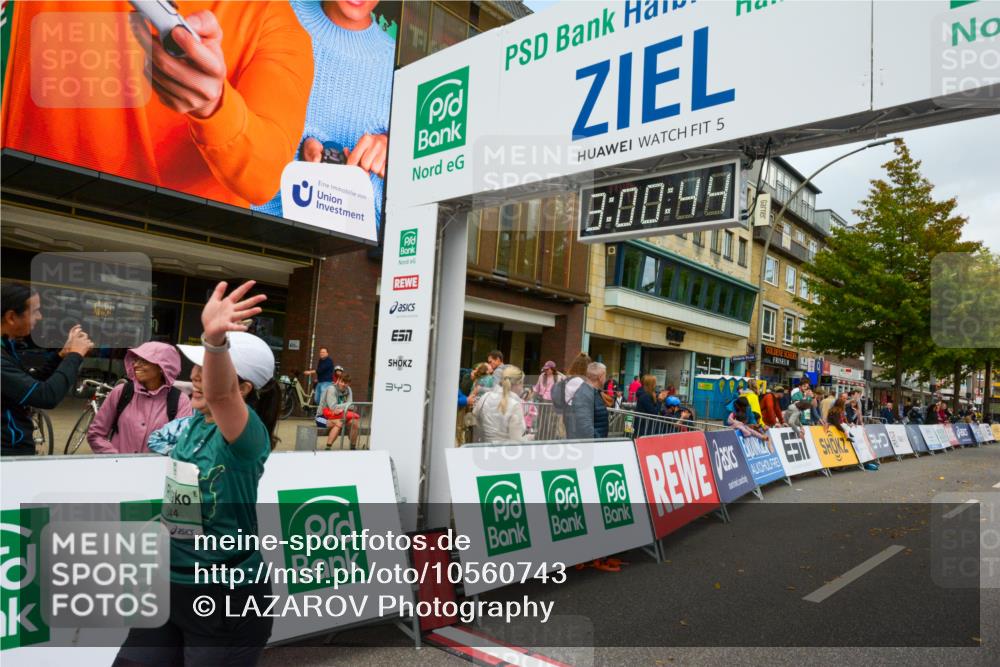 20.09.2026 - PSD Bank Halbmarathon LAZAROV Photography http://msf.ph/oto/10560743 20.09.2026 13:00:43 Ziel 4544 meine-sportfotos.de