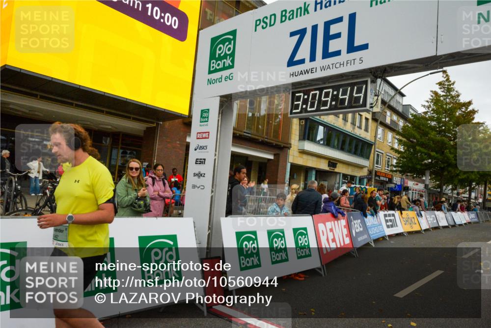 20.09.2026 - PSD Bank Halbmarathon LAZAROV Photography http://msf.ph/oto/10560944 20.09.2026 13:09:43 Ziel 4542 meine-sportfotos.de