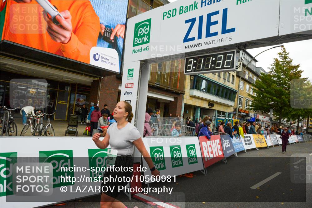 20.09.2026 - PSD Bank Halbmarathon LAZAROV Photography http://msf.ph/oto/10560981 20.09.2026 13:11:32 Ziel 3642, 3647, 3657 meine-sportfotos.de