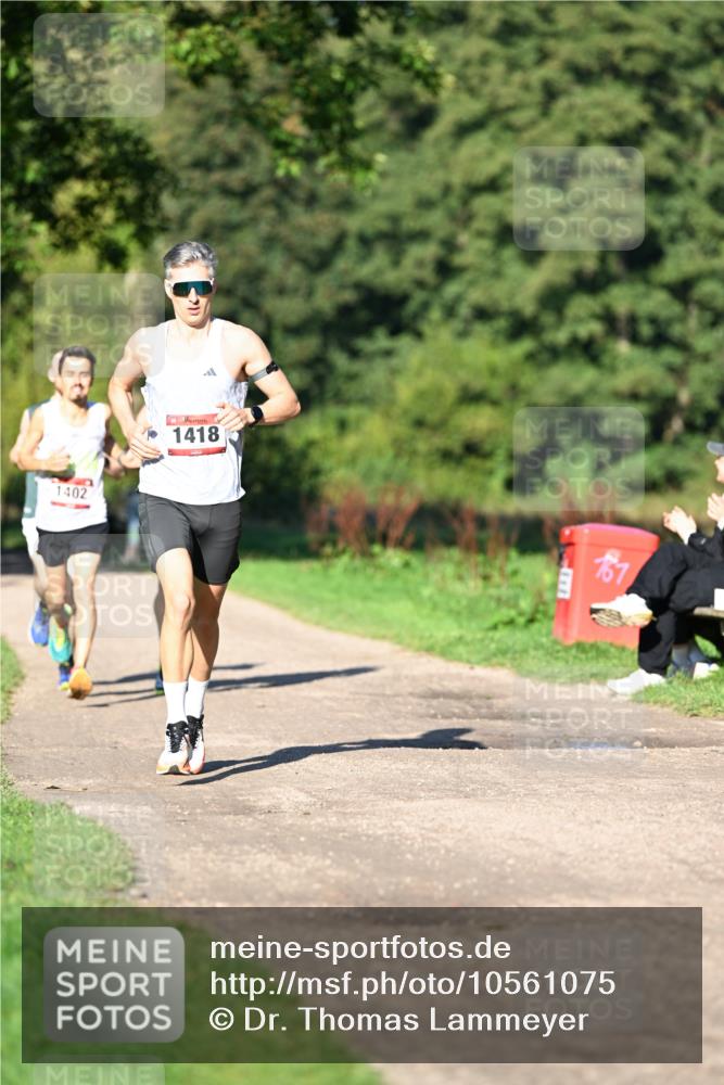 27.09.2026 - 35. Volkslauf durch das schöne Alstertal Dr. Thomas Lammeyer http://msf.ph/oto/10561075 27.09.2026 10:03:29 Laufen 1402, 1418 meine-sportfotos.de