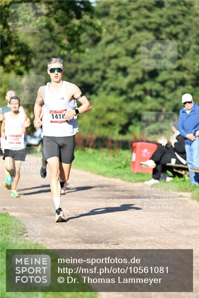27.09.2026 - 34. Volkslauf durch das schöne Alstertal Dr. Thomas Lammeyer http://msf.ph/oto/10561081 27.09.2026 10:03:30 Laufen 1402, 1418 meine-sportfotos.de