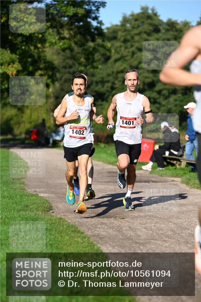 27.09.2026 - 35. Volkslauf durch das schöne Alstertal Dr. Thomas Lammeyer http://msf.ph/oto/10561094 27.09.2026 10:03:32 Laufen 1401, 1402 meine-sportfotos.de