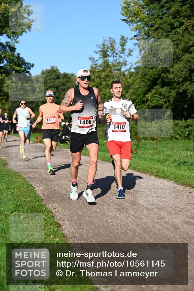 27.09.2026 - 35. Volkslauf durch das schöne Alstertal Dr. Thomas Lammeyer http://msf.ph/oto/10561145 27.09.2026 10:03:51 Laufen 709, 1403, 1406, 1410 meine-sportfotos.de
