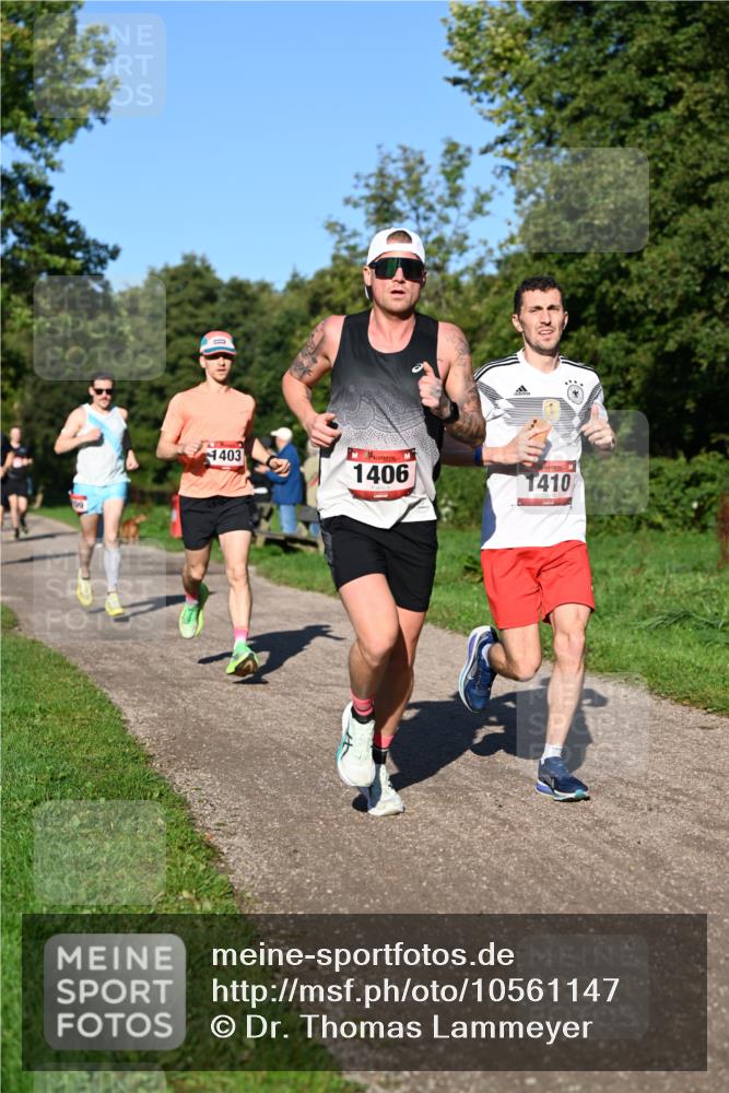 27.09.2026 - 35. Volkslauf durch das schöne Alstertal Dr. Thomas Lammeyer http://msf.ph/oto/10561147 27.09.2026 10:03:51 Laufen 0, 1403, 1406, 1410 meine-sportfotos.de