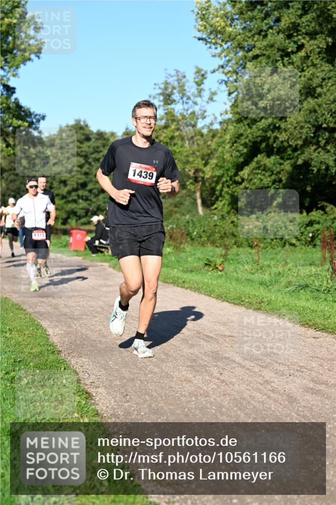 27.09.2026 - 34. Volkslauf durch das schöne Alstertal Dr. Thomas Lammeyer http://msf.ph/oto/10561166 27.09.2026 10:03:56 Laufen 1411, 1439 meine-sportfotos.de