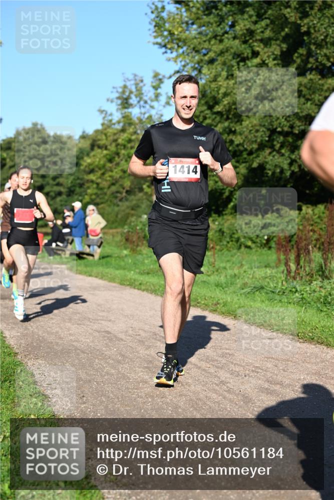 27.09.2026 - 34. Volkslauf durch das schöne Alstertal Dr. Thomas Lammeyer http://msf.ph/oto/10561184 27.09.2026 10:03:59 Laufen 1414 meine-sportfotos.de