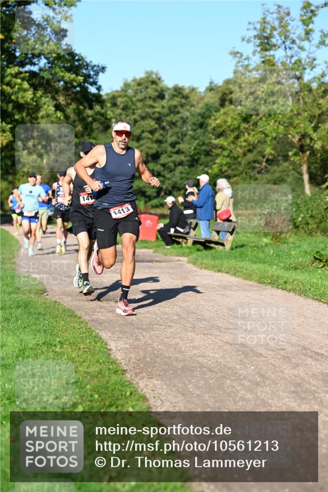 27.09.2026 - 34. Volkslauf durch das schöne Alstertal Dr. Thomas Lammeyer http://msf.ph/oto/10561213 27.09.2026 10:04:04 Laufen 1416, 1413 meine-sportfotos.de