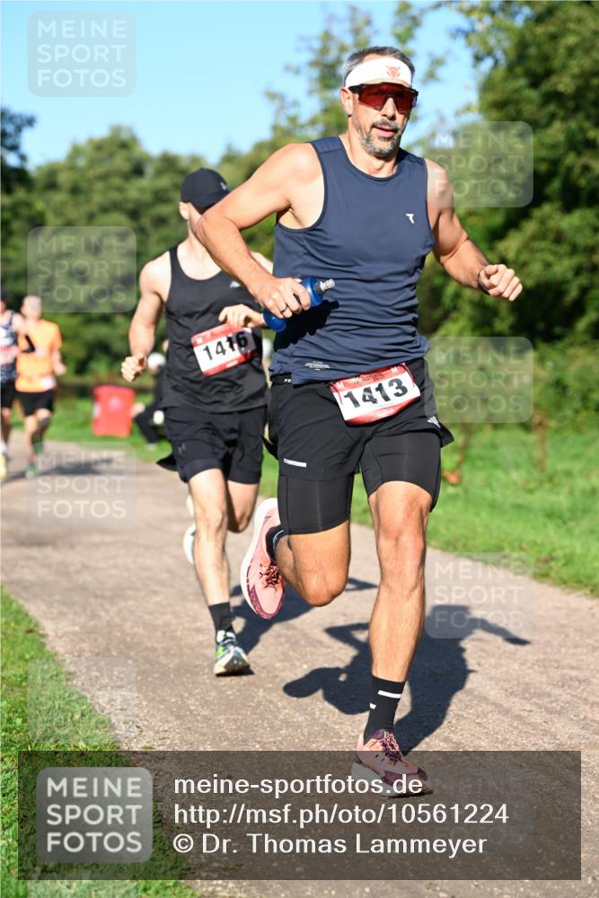 27.09.2026 - 34. Volkslauf durch das schöne Alstertal Dr. Thomas Lammeyer http://msf.ph/oto/10561224 27.09.2026 10:04:06 Laufen 1416, 1413 meine-sportfotos.de
