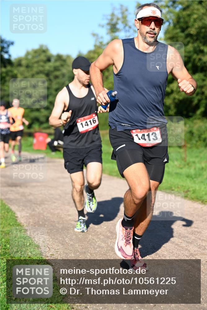 27.09.2026 - 34. Volkslauf durch das schöne Alstertal Dr. Thomas Lammeyer http://msf.ph/oto/10561225 27.09.2026 10:04:06 Laufen 1416, 1413 meine-sportfotos.de