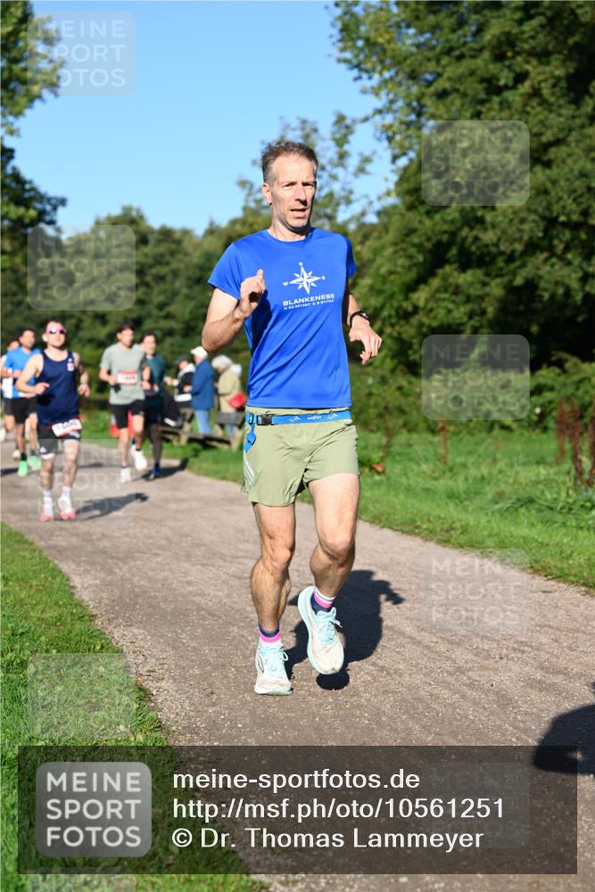 27.09.2026 - 35. Volkslauf durch das schöne Alstertal Dr. Thomas Lammeyer http://msf.ph/oto/10561251 27.09.2026 10:04:11 Laufen 53, 561380, 9, 811763 meine-sportfotos.de