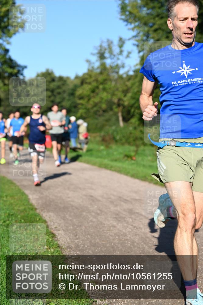 27.09.2026 - 35. Volkslauf durch das schöne Alstertal Dr. Thomas Lammeyer http://msf.ph/oto/10561255 27.09.2026 10:04:11 Laufen 53, 561380, 9, 811763 meine-sportfotos.de