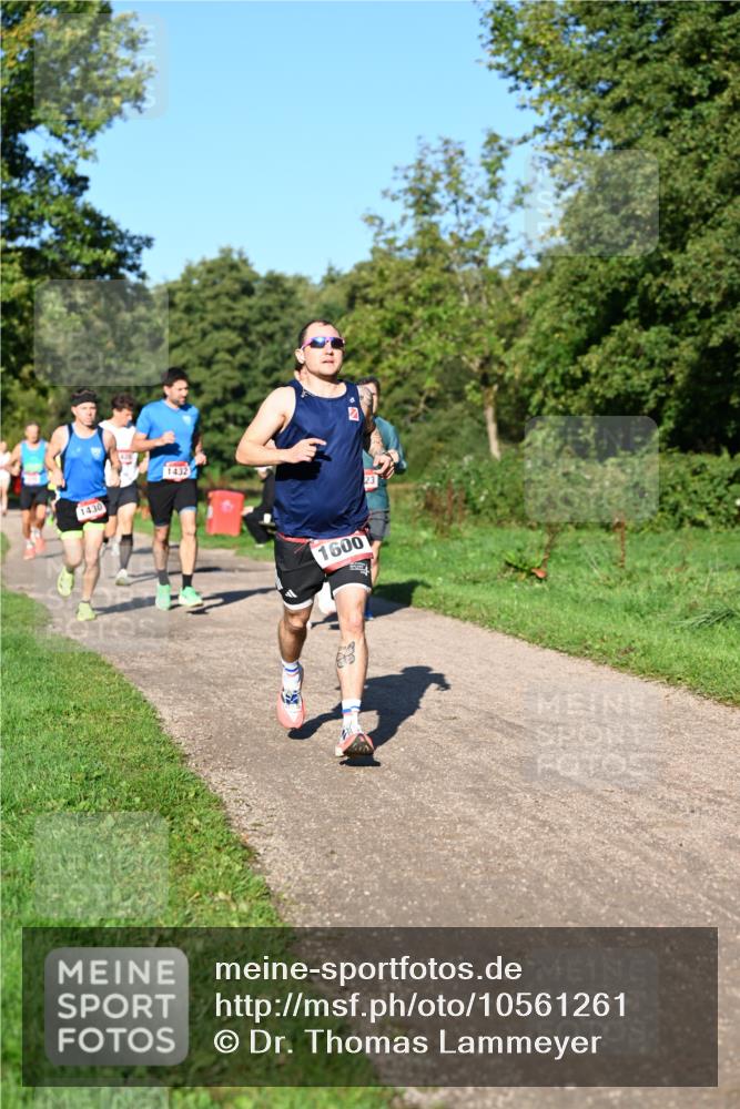 27.09.2026 - 35. Volkslauf durch das schöne Alstertal Dr. Thomas Lammeyer http://msf.ph/oto/10561261 27.09.2026 10:04:12 Laufen 1430, 1432, 1600 meine-sportfotos.de