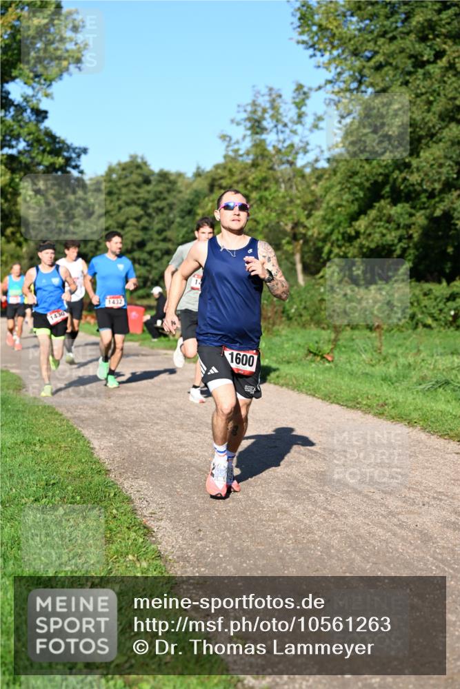 27.09.2026 - 35. Volkslauf durch das schöne Alstertal Dr. Thomas Lammeyer http://msf.ph/oto/10561263 27.09.2026 10:04:12 Laufen 1430, 1432, 14, 1600 meine-sportfotos.de