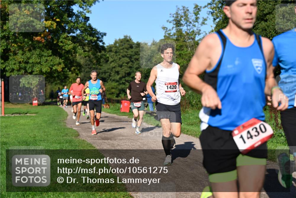 27.09.2026 - 34. Volkslauf durch das schöne Alstertal Dr. Thomas Lammeyer http://msf.ph/oto/10561275 27.09.2026 10:04:15 Laufen 1445, 1424, 1420, 1430 meine-sportfotos.de