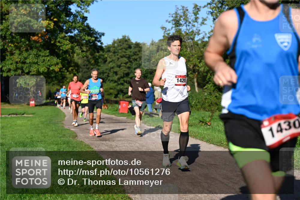 27.09.2026 - 34. Volkslauf durch das schöne Alstertal Dr. Thomas Lammeyer http://msf.ph/oto/10561276 27.09.2026 10:04:16 Laufen 1699, 1445, 424, 1420, 1430 meine-sportfotos.de