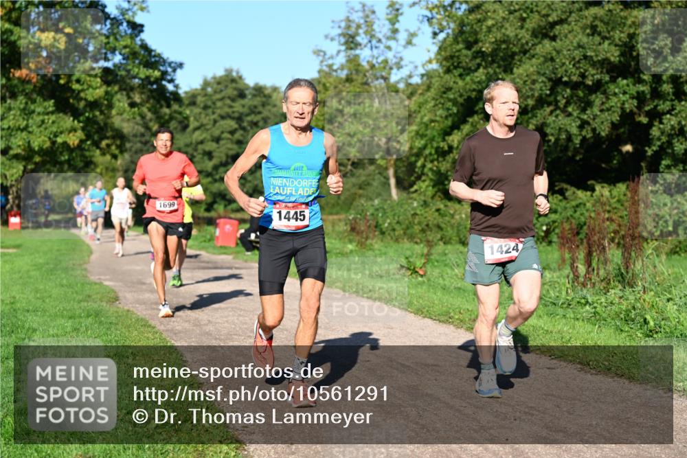 27.09.2026 - 34. Volkslauf durch das schöne Alstertal Dr. Thomas Lammeyer http://msf.ph/oto/10561291 27.09.2026 10:04:18 Laufen 1699, 1445, 1424 meine-sportfotos.de
