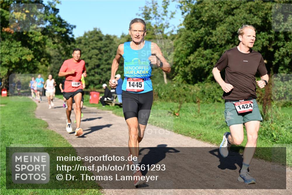 27.09.2026 - 35. Volkslauf durch das schöne Alstertal Dr. Thomas Lammeyer http://msf.ph/oto/10561293 27.09.2026 10:04:18 Laufen 1699, 1445, 1424 meine-sportfotos.de