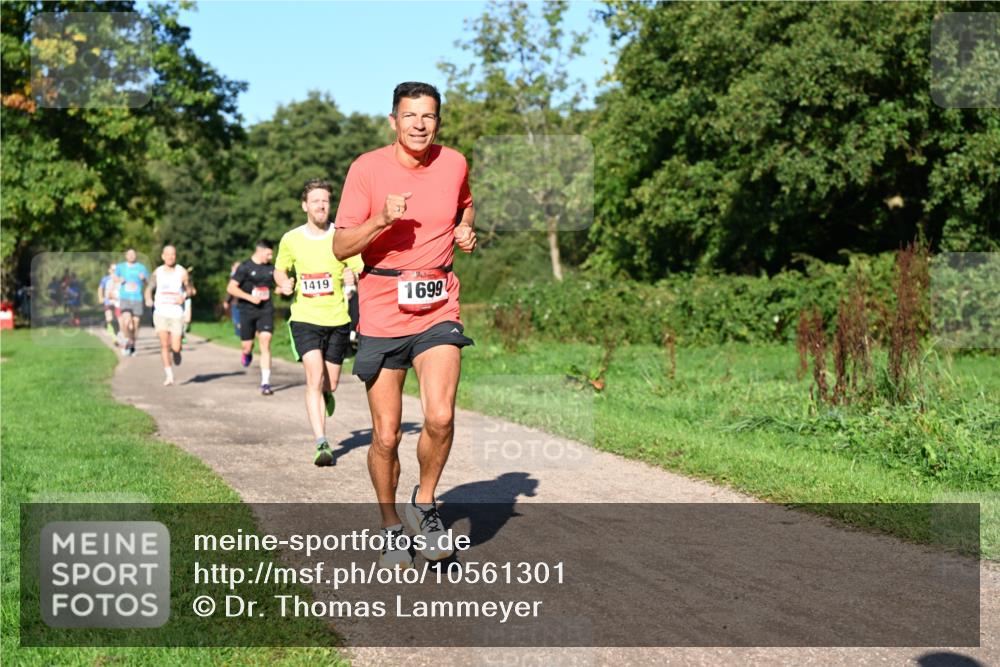 27.09.2026 - 34. Volkslauf durch das schöne Alstertal Dr. Thomas Lammeyer http://msf.ph/oto/10561301 27.09.2026 10:04:19 Laufen 1419, 1699 meine-sportfotos.de