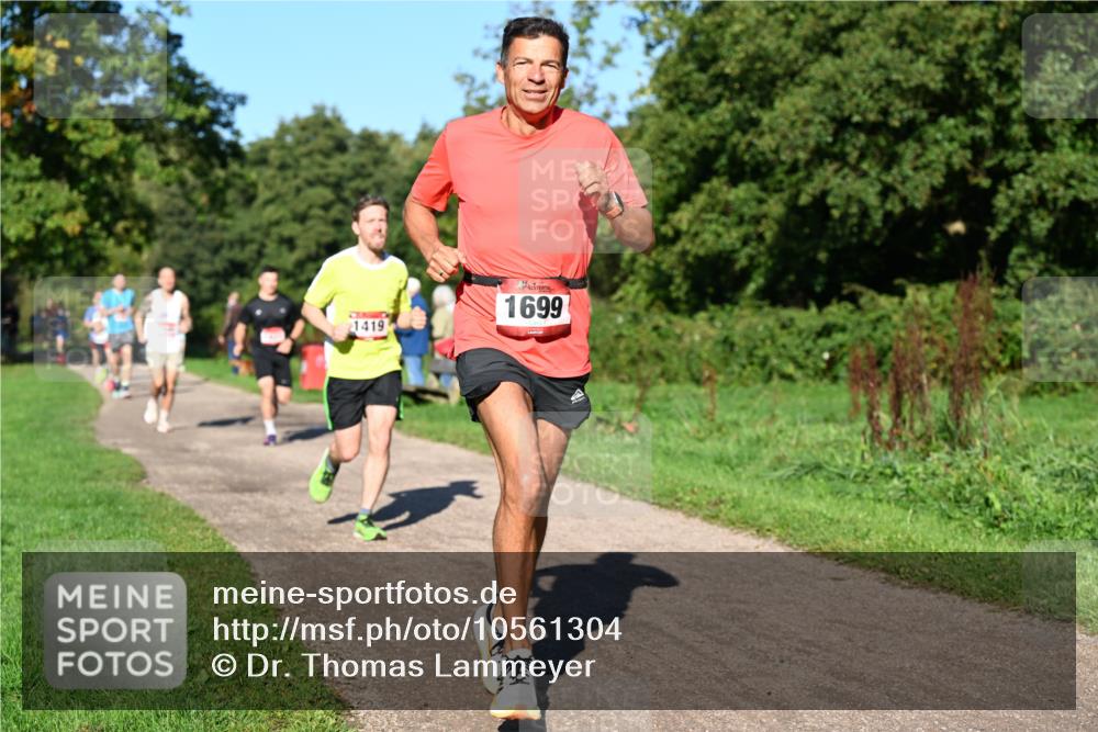 27.09.2026 - 35. Volkslauf durch das schöne Alstertal Dr. Thomas Lammeyer http://msf.ph/oto/10561304 27.09.2026 10:04:20 Laufen 1419, 1699 meine-sportfotos.de