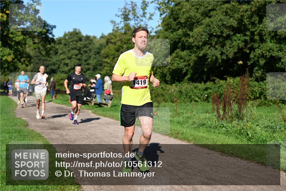 27.09.2026 - 35. Volkslauf durch das schöne Alstertal Dr. Thomas Lammeyer http://msf.ph/oto/10561312 27.09.2026 10:04:21 Laufen 1431, 1419 meine-sportfotos.de