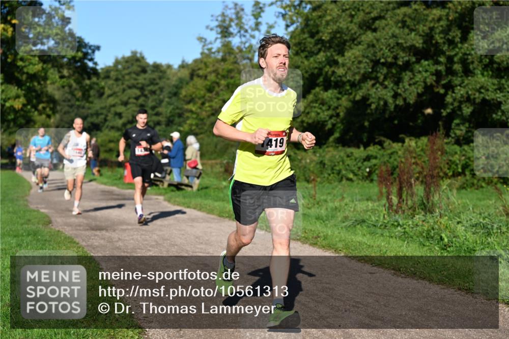 27.09.2026 - 35. Volkslauf durch das schöne Alstertal Dr. Thomas Lammeyer http://msf.ph/oto/10561313 27.09.2026 10:04:21 Laufen 419 meine-sportfotos.de