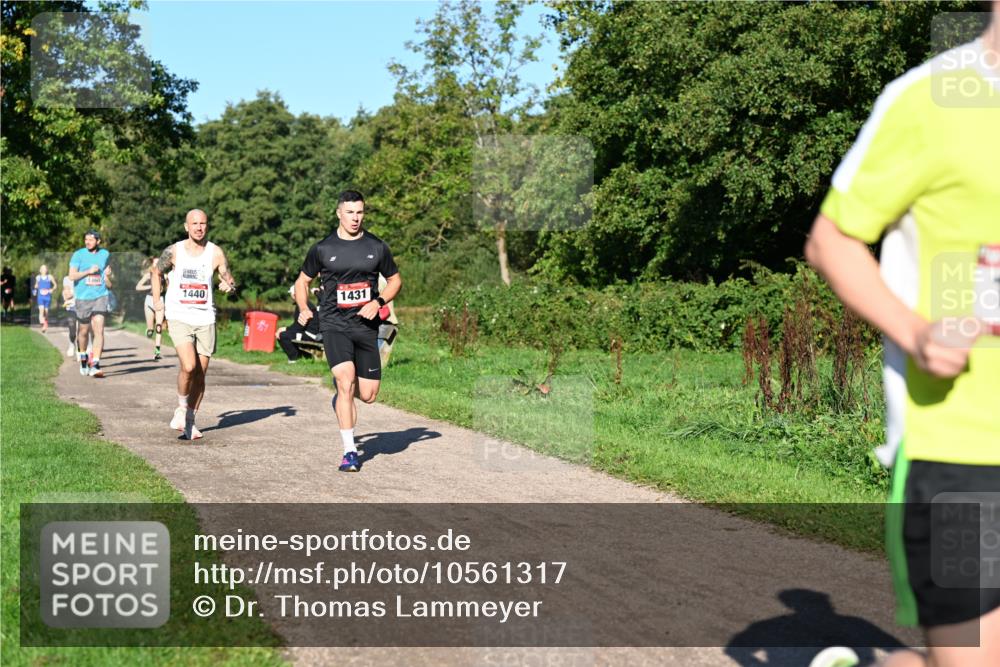 27.09.2026 - 35. Volkslauf durch das schöne Alstertal Dr. Thomas Lammeyer http://msf.ph/oto/10561317 27.09.2026 10:04:22 Laufen 1460, 1440, 1431 meine-sportfotos.de
