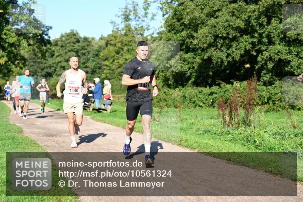 27.09.2026 - 35. Volkslauf durch das schöne Alstertal Dr. Thomas Lammeyer http://msf.ph/oto/10561324 27.09.2026 10:04:23 Laufen 1431, 1440 meine-sportfotos.de