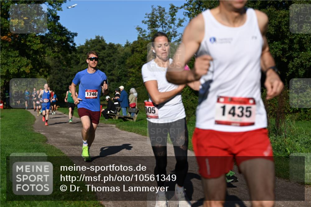 27.09.2026 - 34. Volkslauf durch das schöne Alstertal Dr. Thomas Lammeyer http://msf.ph/oto/10561349 27.09.2026 10:04:29 Laufen 1429, 1746, 005, 1435 meine-sportfotos.de