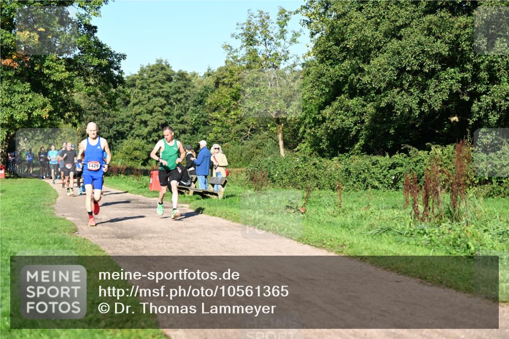 27.09.2026 - 35. Volkslauf durch das schöne Alstertal Dr. Thomas Lammeyer http://msf.ph/oto/10561365 27.09.2026 10:04:31 Laufen 1429 meine-sportfotos.de