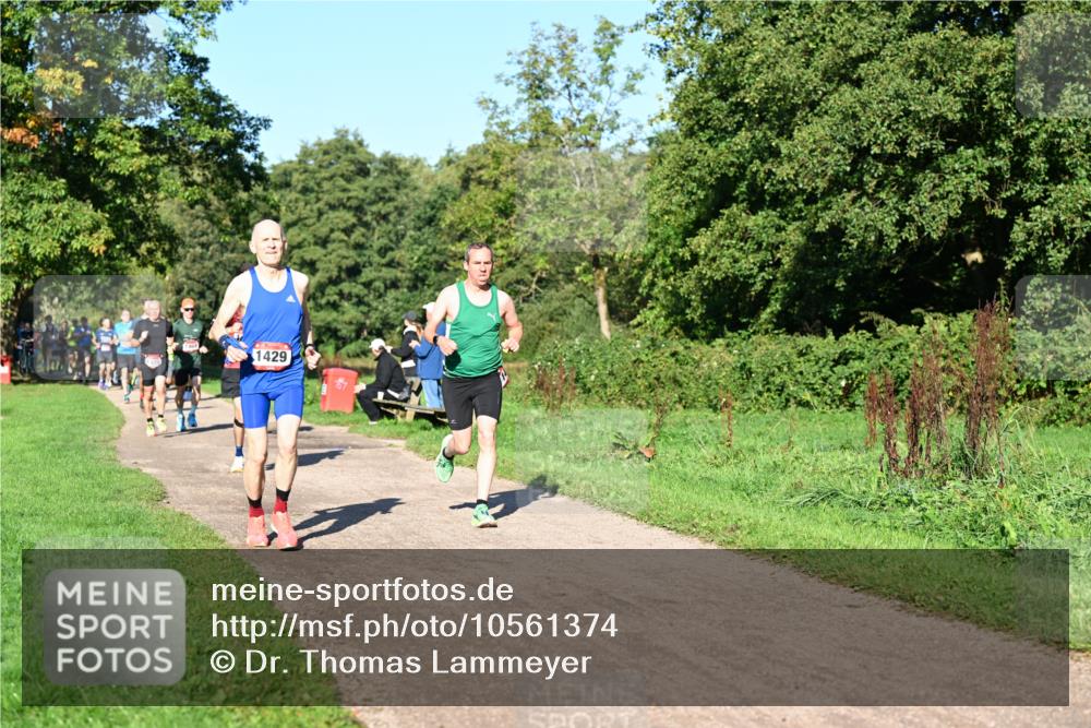 27.09.2026 - 35. Volkslauf durch das schöne Alstertal Dr. Thomas Lammeyer http://msf.ph/oto/10561374 27.09.2026 10:04:33 Laufen 1429 meine-sportfotos.de