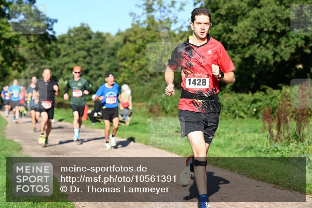 27.09.2026 - 35. Volkslauf durch das schöne Alstertal Dr. Thomas Lammeyer http://msf.ph/oto/10561391 27.09.2026 10:04:36 Laufen 1428 meine-sportfotos.de