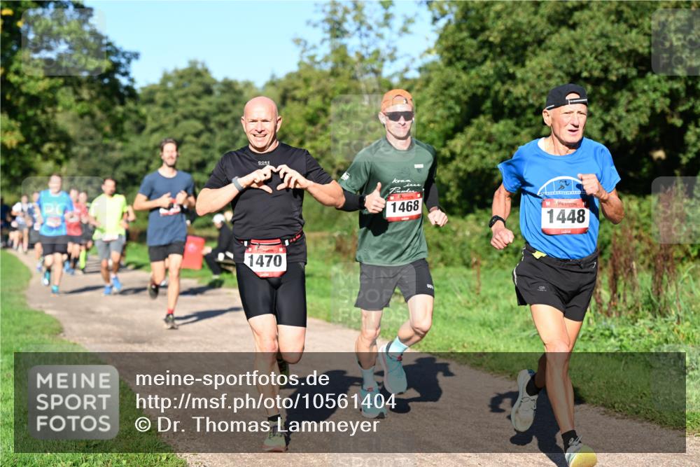 27.09.2026 - 35. Volkslauf durch das schöne Alstertal Dr. Thomas Lammeyer http://msf.ph/oto/10561404 27.09.2026 10:04:38 Laufen 1468, 1448, 1470, 00 meine-sportfotos.de