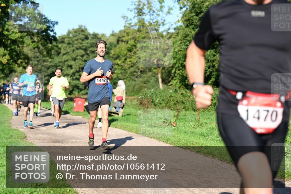 27.09.2026 - 35. Volkslauf durch das schöne Alstertal Dr. Thomas Lammeyer http://msf.ph/oto/10561412 27.09.2026 10:04:39 Laufen 1442, 1470 meine-sportfotos.de