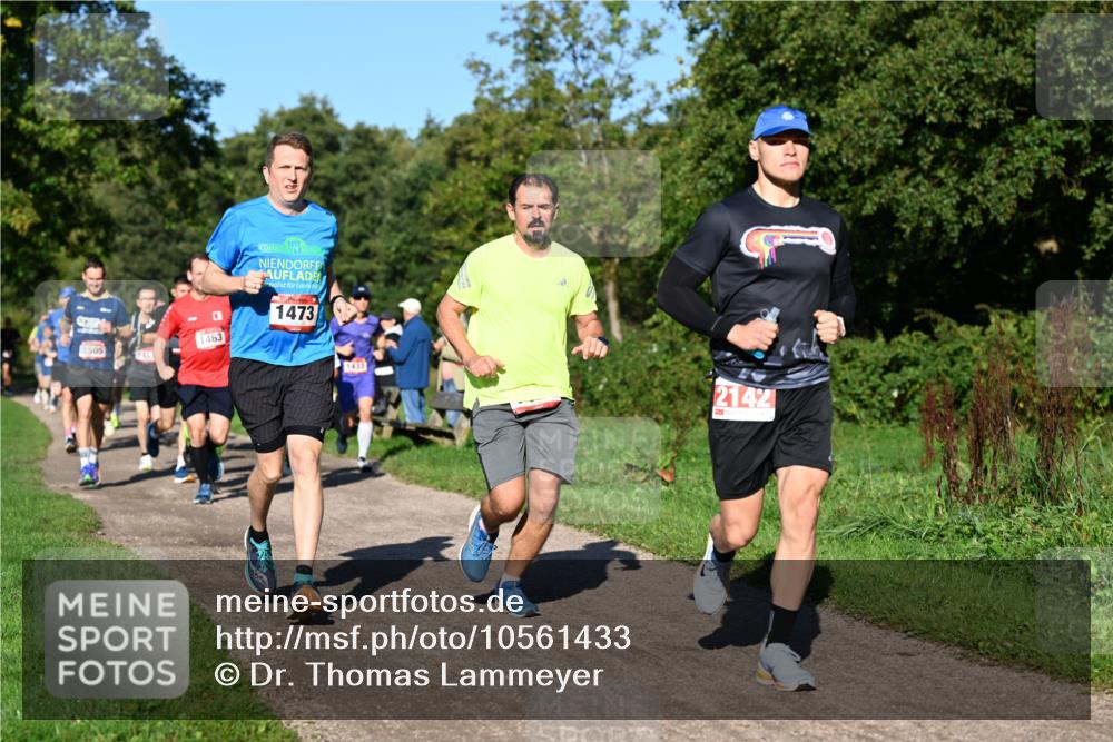 27.09.2026 - 35. Volkslauf durch das schöne Alstertal Dr. Thomas Lammeyer http://msf.ph/oto/10561433 27.09.2026 10:04:42 Laufen 1505, 145, 1463, 1473, 2142 meine-sportfotos.de