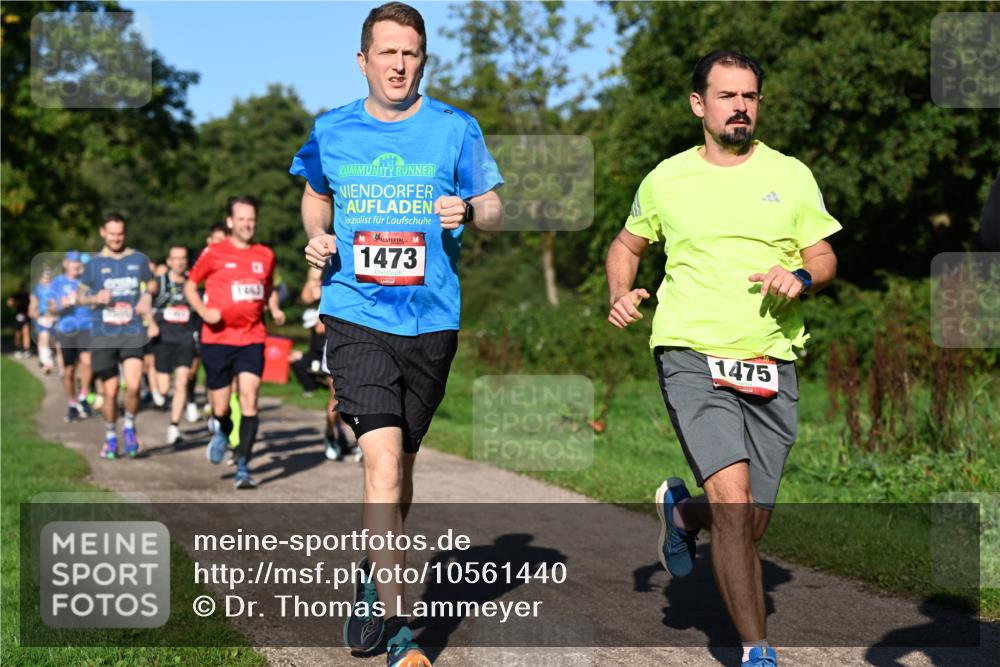 27.09.2026 - 35. Volkslauf durch das schöne Alstertal Dr. Thomas Lammeyer http://msf.ph/oto/10561440 27.09.2026 10:04:43 Laufen 1473, 1475 meine-sportfotos.de