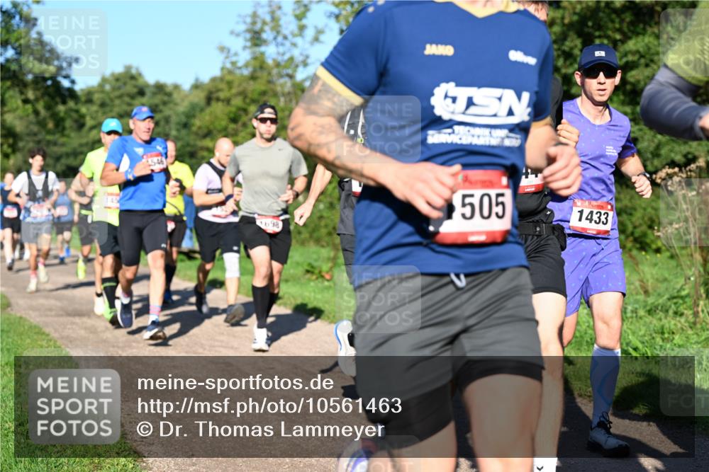27.09.2026 - 35. Volkslauf durch das schöne Alstertal Dr. Thomas Lammeyer http://msf.ph/oto/10561463 27.09.2026 10:04:47 Laufen 546, 505, 1433, 1698 meine-sportfotos.de