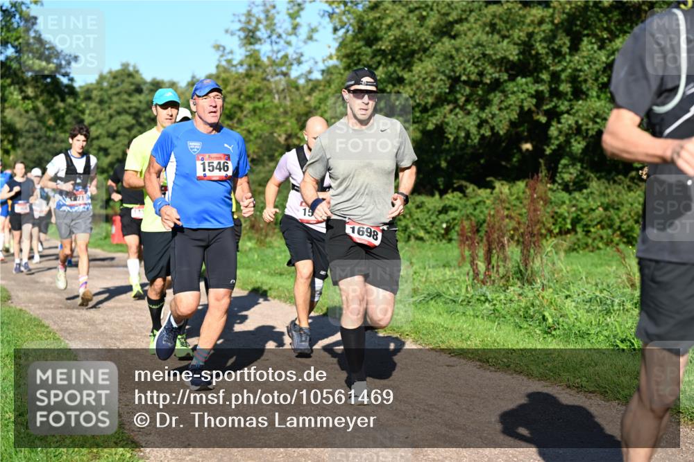 27.09.2026 - 35. Volkslauf durch das schöne Alstertal Dr. Thomas Lammeyer http://msf.ph/oto/10561469 27.09.2026 10:04:48 Laufen 71, 71, 1546, 15, 1698 meine-sportfotos.de