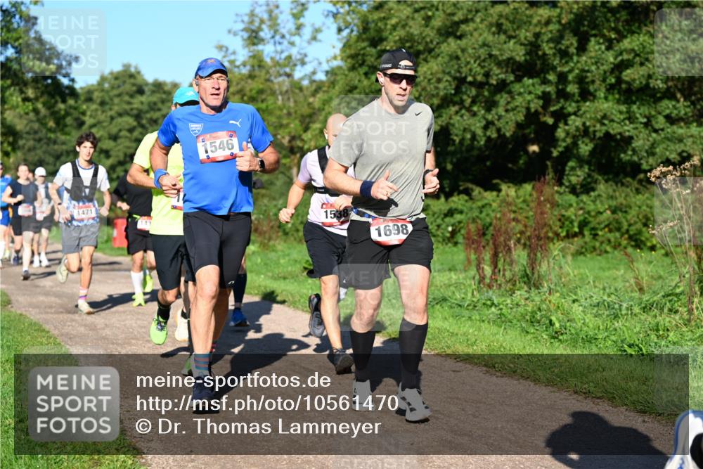 27.09.2026 - 35. Volkslauf durch das schöne Alstertal Dr. Thomas Lammeyer http://msf.ph/oto/10561470 27.09.2026 10:04:48 Laufen 1471, 143, 1546, 153, 1698 meine-sportfotos.de