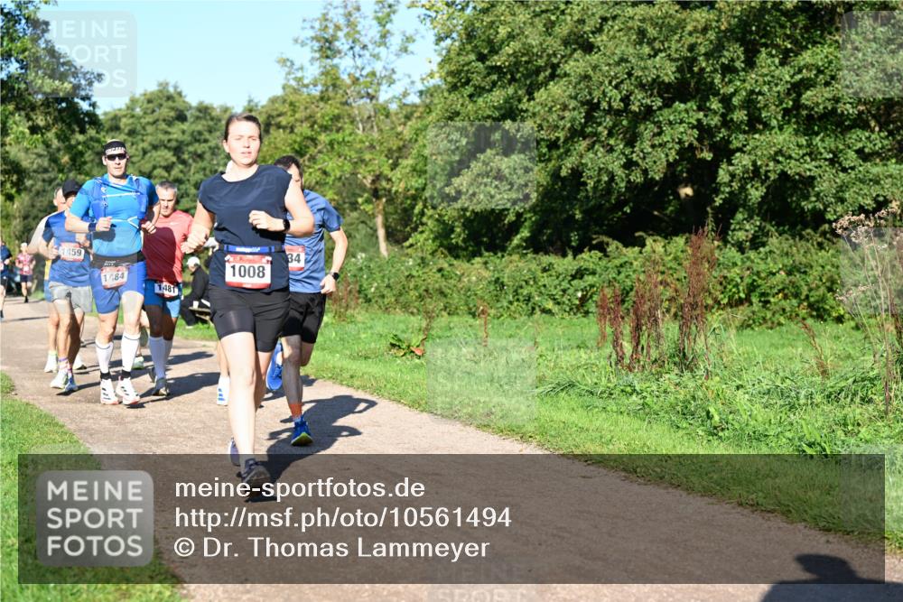 27.09.2026 - 35. Volkslauf durch das schöne Alstertal Dr. Thomas Lammeyer http://msf.ph/oto/10561494 27.09.2026 10:04:52 Laufen 1459, 1484, 1481, 1008, 34 meine-sportfotos.de